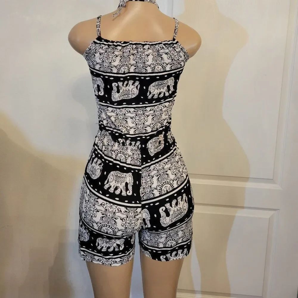 BLACK/WHITE CASUAL ROMPER  - Picture 11 of 13